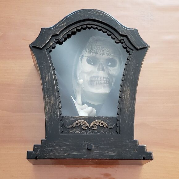 Gemmy Animated Talking Skeleton Tombstone Lights Up Halloween Tested Works Scary - Picture 7 of 16